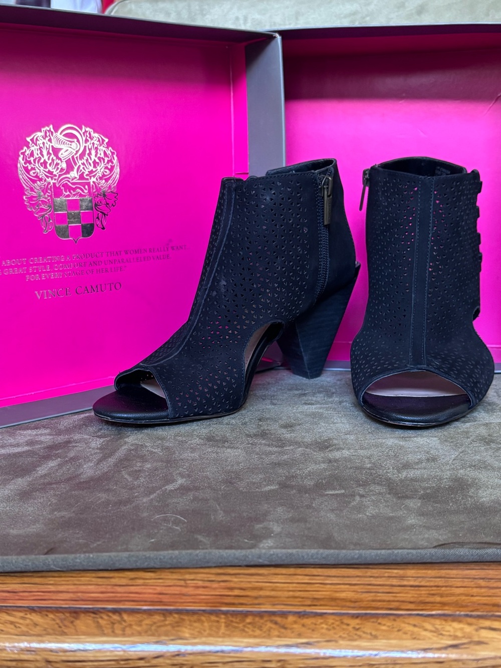 VINCE CAMUTO WM’s SZ9 BlackSuede PeepToe/OpenHeel AnkleBootie, Side Zipper w/BOX